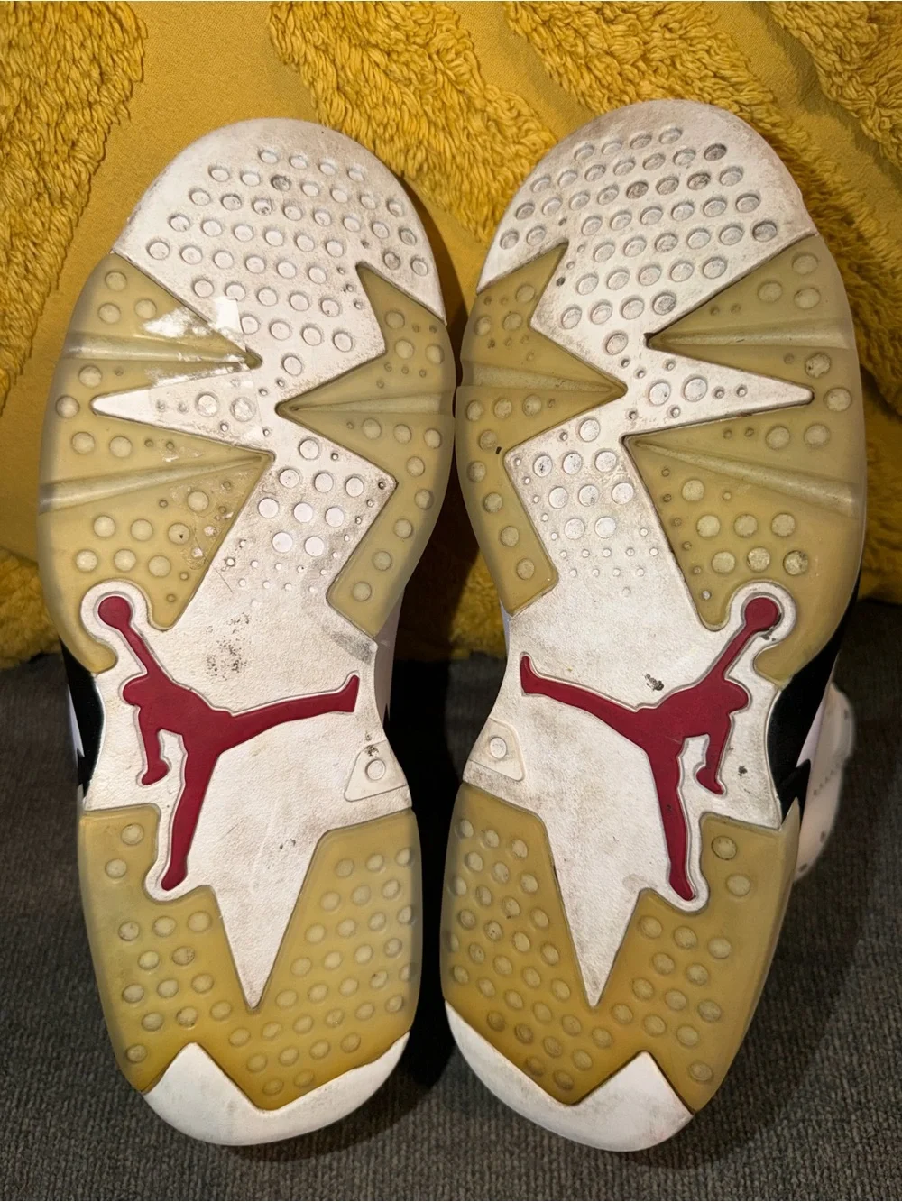 Jordan 6 Retro ‘Carmine (2021)’ Size 8M